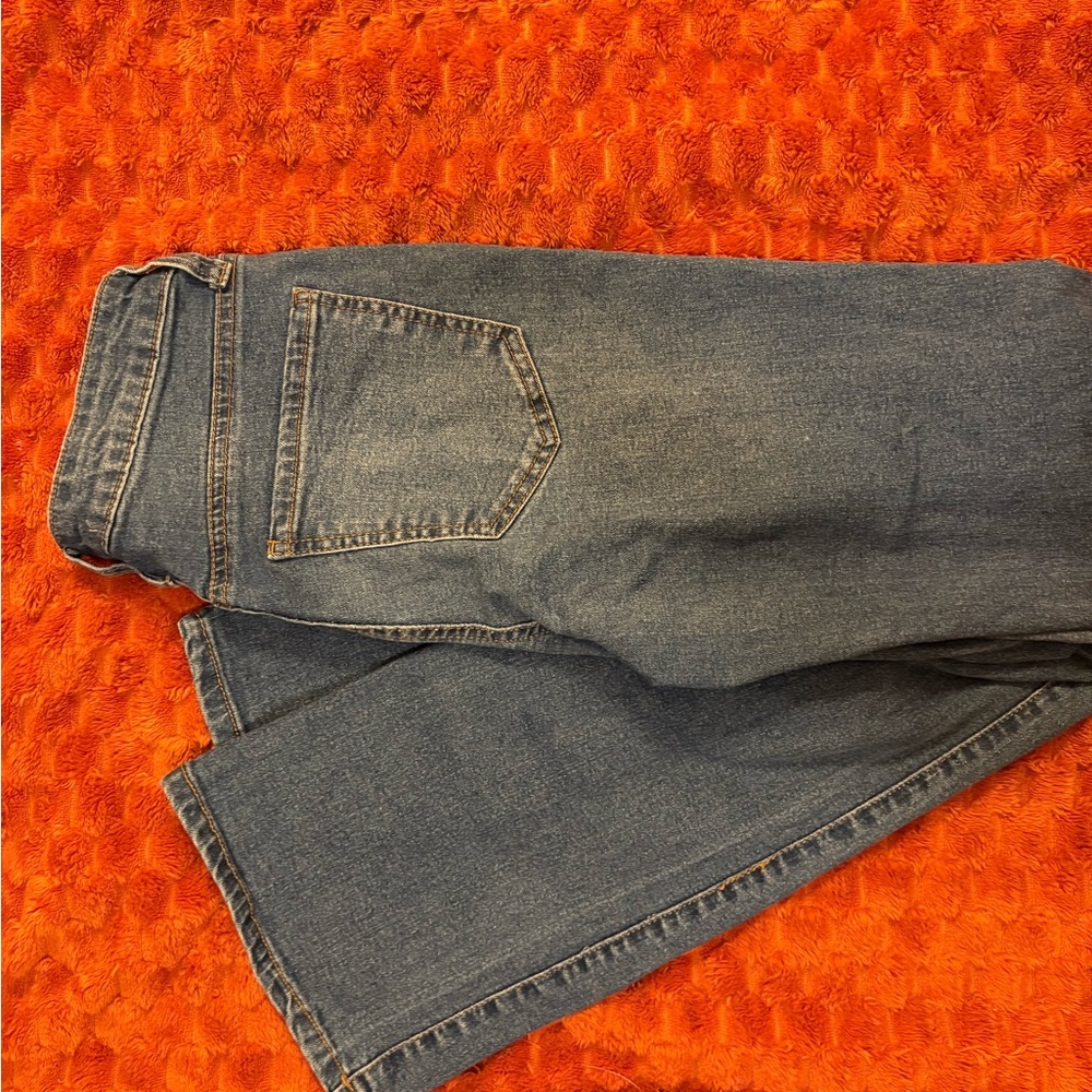Relaxed Blue Jeans with Classic Denim Fading